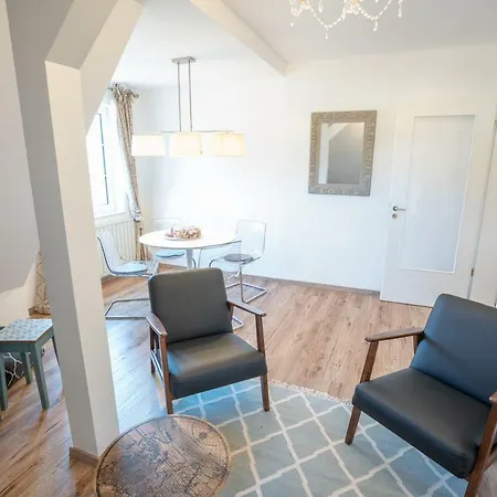 Golding - Flat 2 Daire